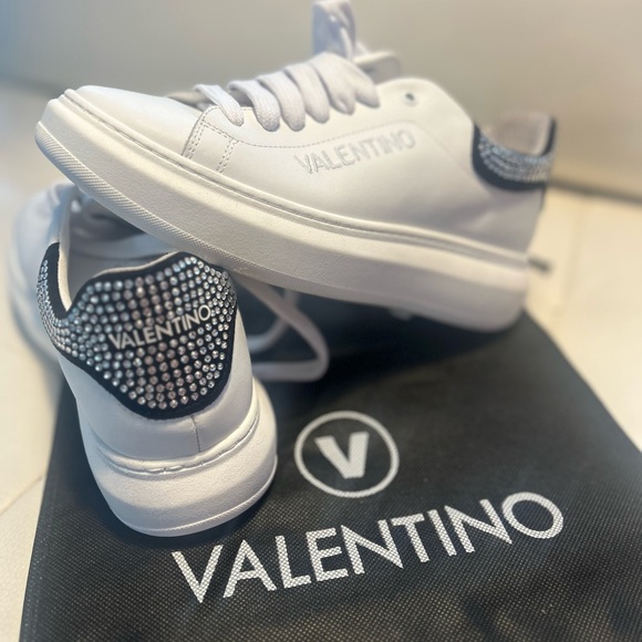 Valentino White Low Top
Sneaker with Rhinestone
Embellishments - Size 9.5 - Picture 6 of 7